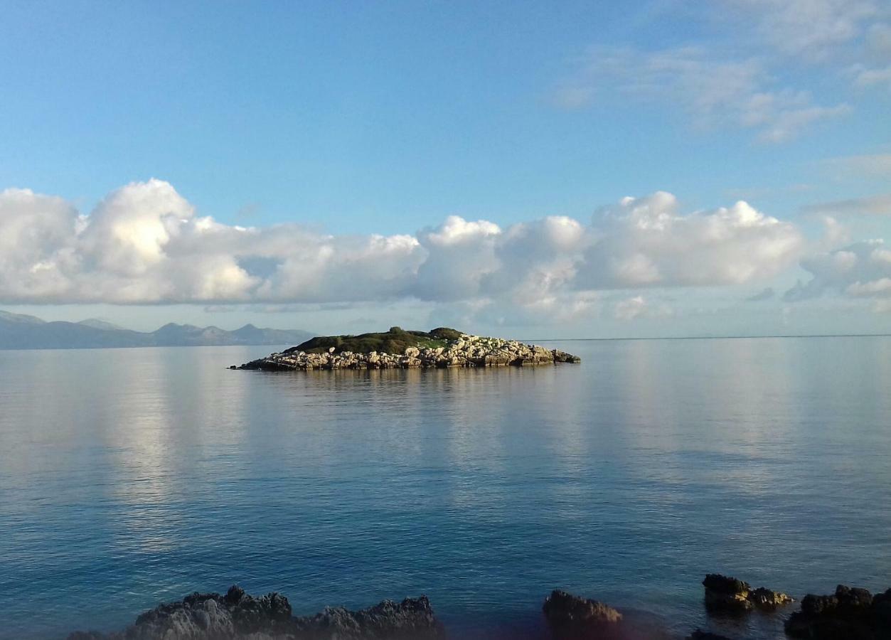 Floreika Studio By The Sea Skinaria Luaran gambar